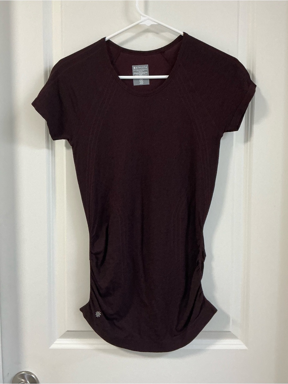 Athleta Momentum Seamless Tee Shirt Women’s Small Short Sleeve Burgundy 486706